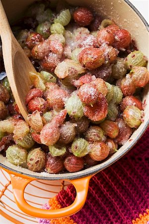 Making gooseberry jam (sugared gooseberries) Stock Photo - Premium Royalty-Free, Code: 659-01859249