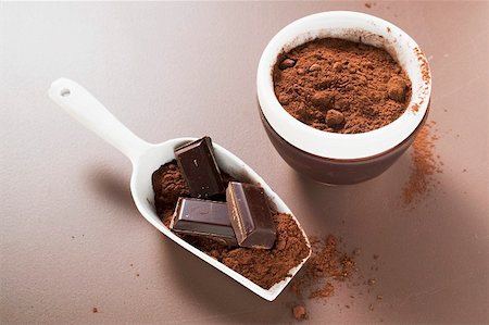 simsearch:659-08513060,k - Pieces of chocolate and cocoa powder in scoop and bowl Stock Photo - Premium Royalty-Free, Code: 659-01859759