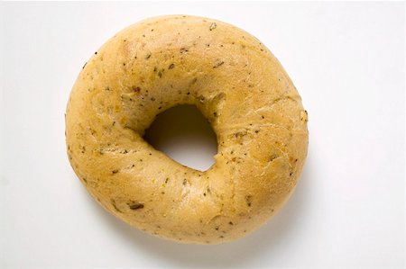 simsearch:659-01857799,k - A bagel Stock Photo - Premium Royalty-Free, Code: 659-01859901