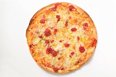simsearch:659-06901440,k - Toute pizza Margherita Photographie de stock - Premium Libres de Droits, Code: 659-01859922