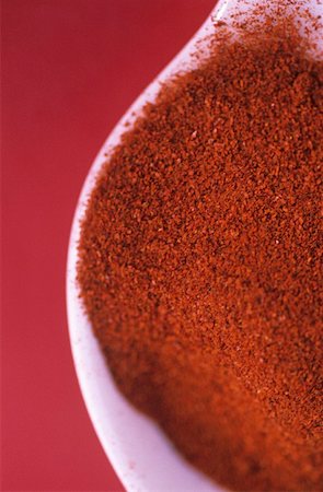 páprika - Ground paprika on china spoon Foto de stock - Sin royalties Premium, Código: 659-01850397