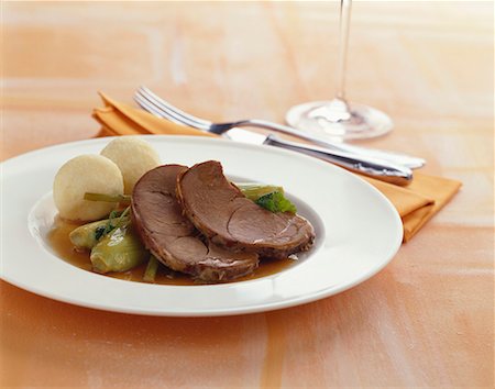 Venison cooked in clay pot Stock Photo - Premium Royalty-Free, Code: 659-01850434