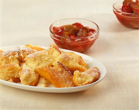 quark recipe - Scrambled curd cheese pancake with strawberry & rhubarb compote Stock Photo - Premium Royalty-Free, Code: 659-01850440