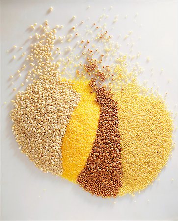 simsearch:659-03527829,k - Cereal grains: wheat, maize, buckwheat and millet Foto de stock - Sin royalties Premium, Código: 659-01850496