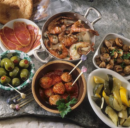 Assorted tapas (Spanish appetisers) Foto de stock - Sin royalties Premium, Código: 659-01850566