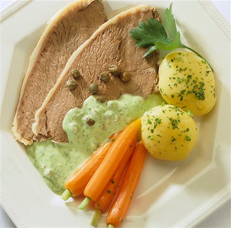 Tafelspitz (boiled beef) with vegetables and green sauce Stock Photo - Premium Royalty-Free, Code: 659-01850594