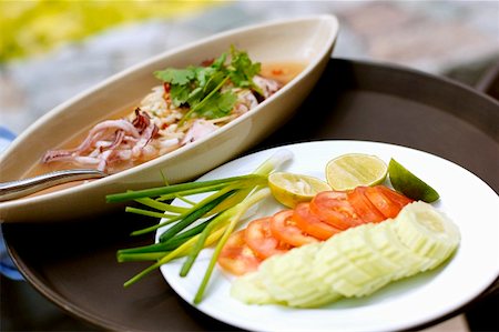 Cuttlefish with vegetable side dish (Thailand) Foto de stock - Sin royalties Premium, Código: 659-01851187