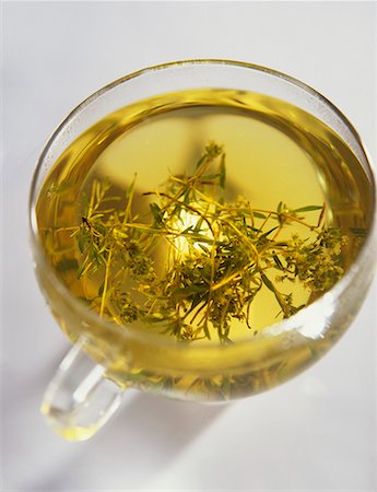 Thyme tea in a glass cup Foto de stock - Sin royalties Premium, Código: 659-01851669