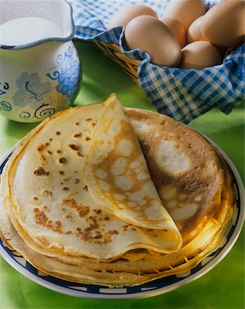 Pancakes, eggs and milk Stock Photo - Premium Royalty-Free, Code: 659-01851707