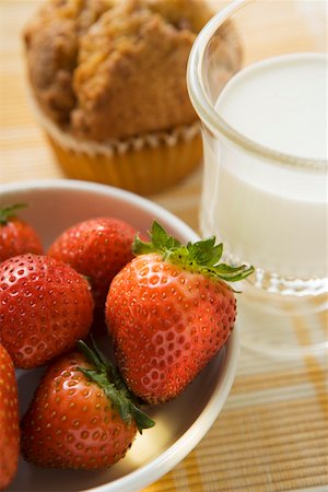 simsearch:659-01852558,k - Strawberries, glass of milk and muffin for breakfast Stock Photo - Premium Royalty-Free, Code: 659-01852421