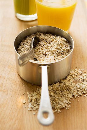 simsearch:659-02211132,k - Rolled oats in a pan Stock Photo - Premium Royalty-Free, Code: 659-01852554