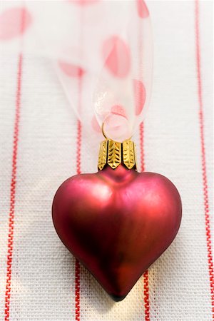symbol present - Heart-shaped Christmas tree ornament Stock Photo - Premium Royalty-Free, Code: 659-01852592