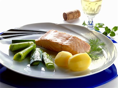 poached salmon - Poached salmon with boiled potatoes and leeks Stock Photo - Premium Royalty-Free, Code: 659-01852839