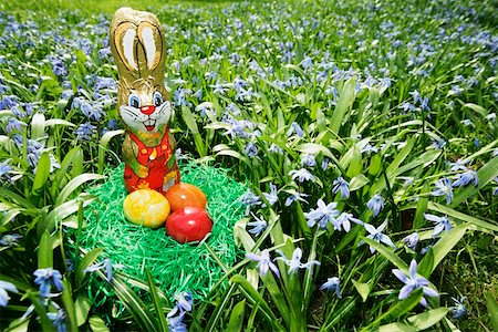 simsearch:659-01864279,k - An Easter nest in a flower-bed Foto de stock - Sin royalties Premium, Código: 659-01852947