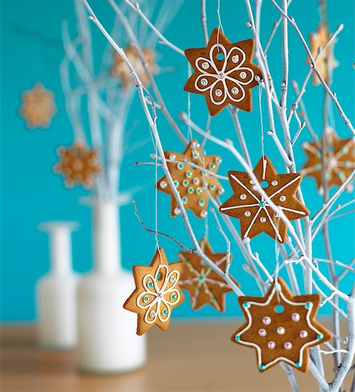 Ginger biscuits as Christmas decorations Photographie de stock - Premium Libres de Droits, Le code de l’image : 659-01852950