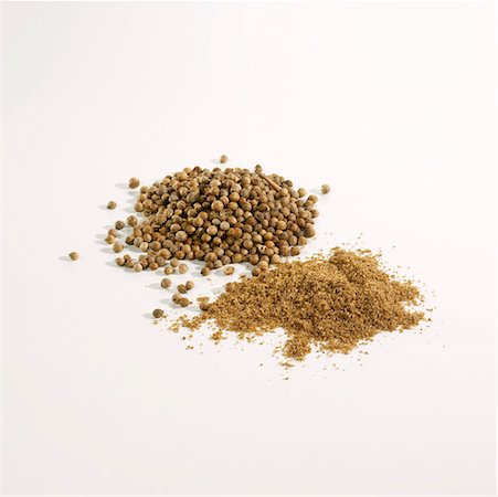 simsearch:659-06187738,k - Coriander, whole and ground Stock Photo - Premium Royalty-Free, Code: 659-01852997