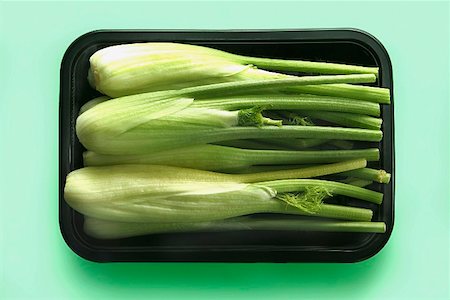 fennel - Baby fennel in a plastic tray Stock Photo - Premium Royalty-Free, Code: 659-01853295