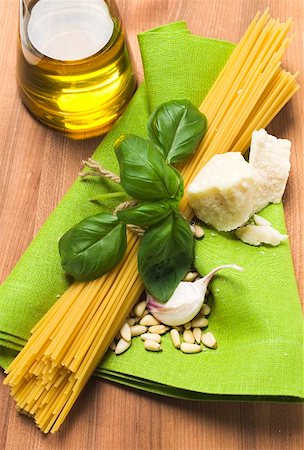 spaghetti pesto - Spaghetti and pesto ingredients Stock Photo - Premium Royalty-Free, Code: 659-01853502