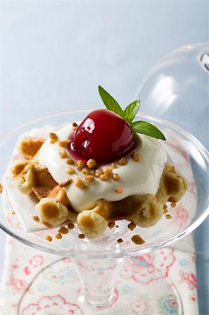 Waffle with vanilla cream and cherries Stock Photo - Premium Royalty-Free, Code: 659-01853746