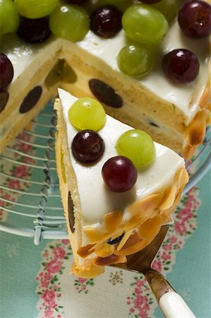 fatless sponge torte - Yoghurt cake with grapes Stock Photo - Premium Royalty-Free, Code: 659-01853801