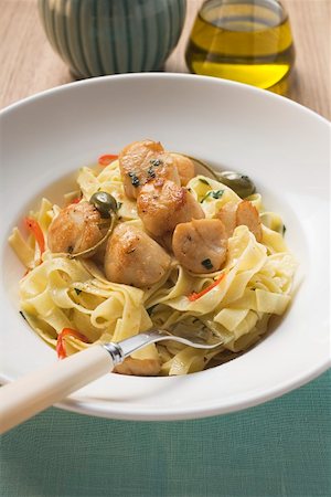 scallop - Ribbon pasta with fried scallops and capers Stock Photo - Premium Royalty-Free, Code: 659-01864080