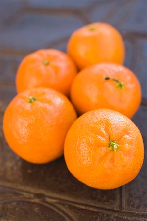 simsearch:659-01864171,k - Five clementines Foto de stock - Sin royalties Premium, Código: 659-01864181