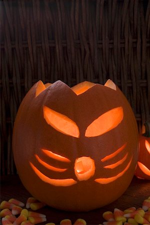 simsearch:659-01864379,k - Pumpkin lanterns and candy corn for Halloween Stock Photo - Premium Royalty-Free, Code: 659-01864423