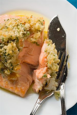 simsearch:659-01850108,k - Salmon fillet with gratin topping fish cutlery Stock Photo - Premium Royalty-Free, Code: 659-01864651