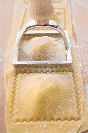simsearch:659-01850098,k - Cutting out home-made ravioli Stock Photo - Premium Royalty-Free, Code: 659-01864751