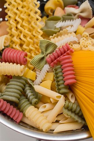 pasta type - Différents types de pâtes colorées Photographie de stock - Premium Libres de Droits, Code: 659-01864855