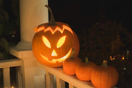 simsearch:659-01864379,k - Pumpkin lantern and orange pumpkins for Halloween Stock Photo - Premium Royalty-Free, Code: 659-01865166