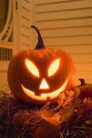 simsearch:659-01864379,k - Halloween decoration: pumpkin lantern Stock Photo - Premium Royalty-Free, Code: 659-01865162
