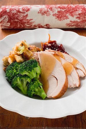 simsearch:659-07959721,k - Turkey breast with broccoli, bread stuffing & cranberries Stock Photo - Premium Royalty-Free, Code: 659-01865266