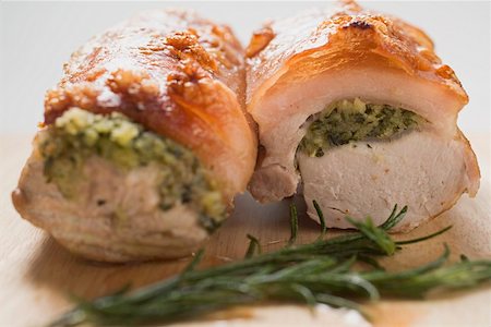 simsearch:659-03534175,k - Roast pork with crackling and herb stuffing Stock Photo - Premium Royalty-Free, Code: 659-01865286