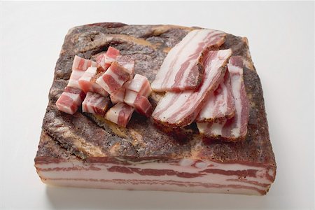 Piece of bacon, diced bacon and slices of bacon Foto de stock - Sin royalties Premium, Código: 659-01865293
