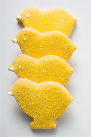 Four Easter biscuits (yellow chicks) Foto de stock - Sin royalties Premium, Código: 659-01865468