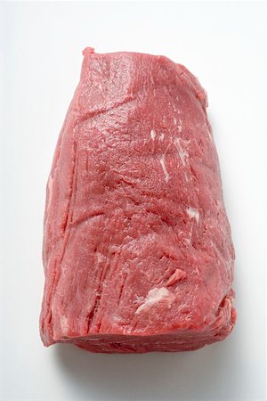 simsearch:659-01862764,k - Fresh fillet of beef (overhead view) Foto de stock - Royalty Free Premium, Número: 659-01865531