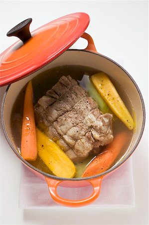 Boiled beef and soup vegetables in cocotte Stock Photo - Premium Royalty-Free, Code: 659-01865561