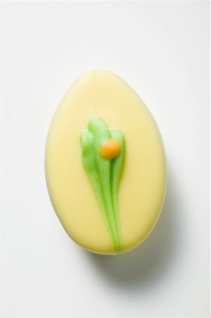 simsearch:659-01864358,k - Sweet Easter egg with icing Foto de stock - Sin royalties Premium, Código: 659-01865747