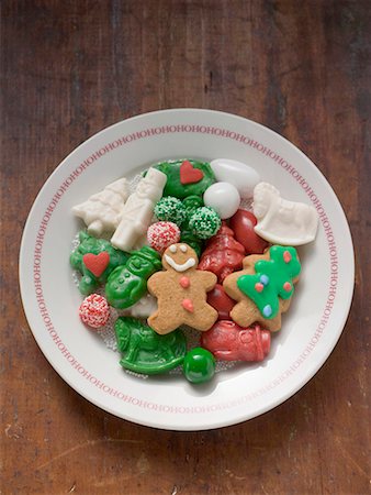 Christmas biscuits and sweets on plate Stock Photo - Premium Royalty-Free, Code: 659-01865892
