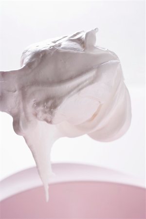 Crème fouettée sur la spatule Photographie de stock - Premium Libres de Droits, Code: 659-01866001