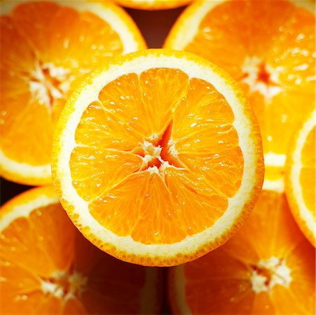 simsearch:659-03523633,k - Oranges moitiés (vue aérienne) Photographie de stock - Premium Libres de Droits, Code: 659-01866194