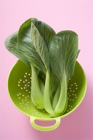 passoire - Pak choi dans la passoire Photographie de stock - Premium Libres de Droits, Code: 659-01866319