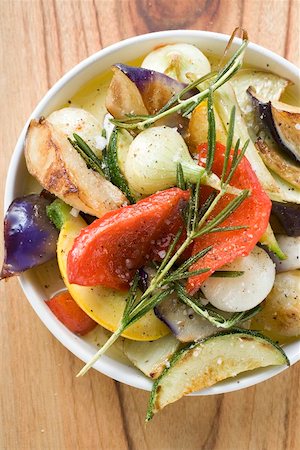 Roasted vegetables with rosemary (overhead view) Stock Photo - Premium Royalty-Free, Code: 659-01866562