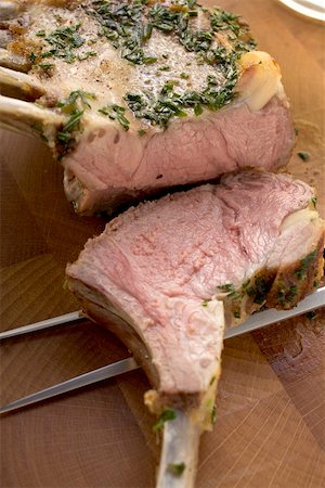 simsearch:659-01857139,k - Rack of lamb with herb crust Foto de stock - Sin royalties Premium, Código: 659-01867014