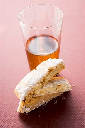 Cantucci (Italian almond biscuits) and glass of Vin Santo Stock Photo - Premium Royalty-Free, Code: 659-01867034