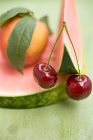 simsearch:659-01867277,k - Nectarine with leaves, watermelon and cherries Stock Photo - Premium Royalty-Free, Code: 659-01867250