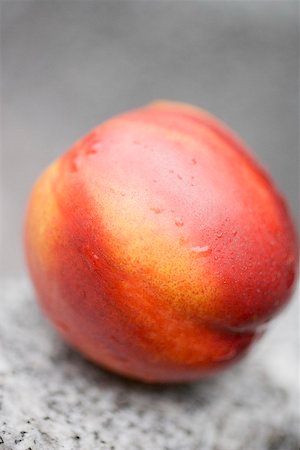 simsearch:659-01867277,k - Nectarine with drops of water Stock Photo - Premium Royalty-Free, Code: 659-01867278