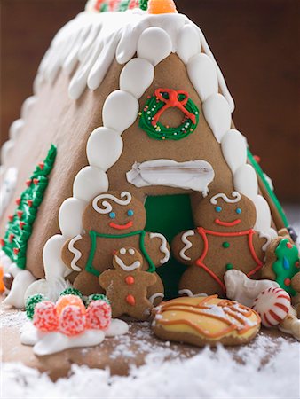 Christmas gingerbread house Fotografie stock - Premium Royalty-Free, Codice: 659-01867290