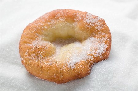 simsearch:659-01857446,k - Auszogene (Bavarian doughnuts) on sugar Foto de stock - Sin royalties Premium, Código: 659-01867403